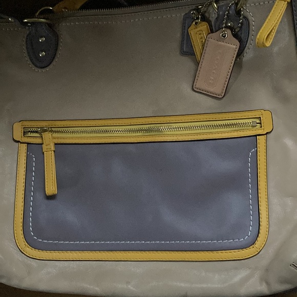 Coach Leather Tote 22430 Poppy HALIE Color-block Cappuccino/Oyster EUC - Picture 7 of 8